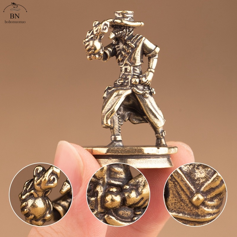 Vintage Collectibles Toys - Patung Miniatur Koboi Menari dari Kuningan
