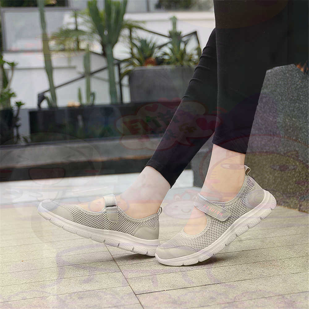 Most Collectible Vintage Items - Sepatu Tenis Wanita Jaring Nomor 40